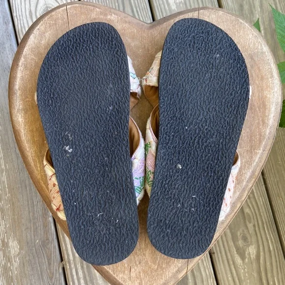 Free People Wildflowers Crossband Sandals Patched Kantha Women’s Size 9.5 - Picture 3 of 8